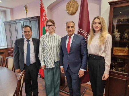 سفير فلسطين لدى جمهورية بيلاروس يجتمع برئيسة جامعة الثقافة والفنون الحكومية في مينسك